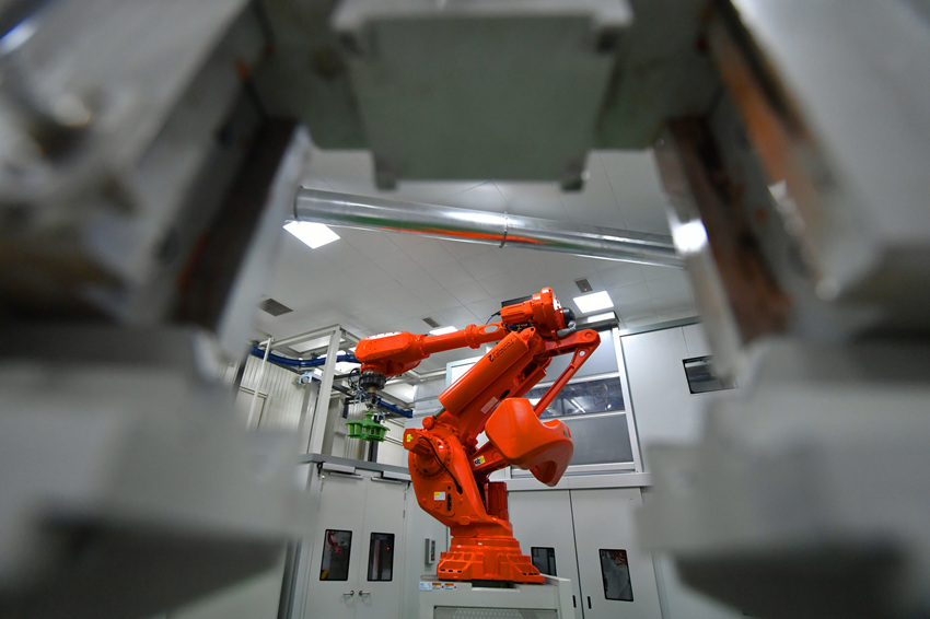 海内首个燃机智慧制造基地高温透平叶片精铸数字化产线
。刘岗供图